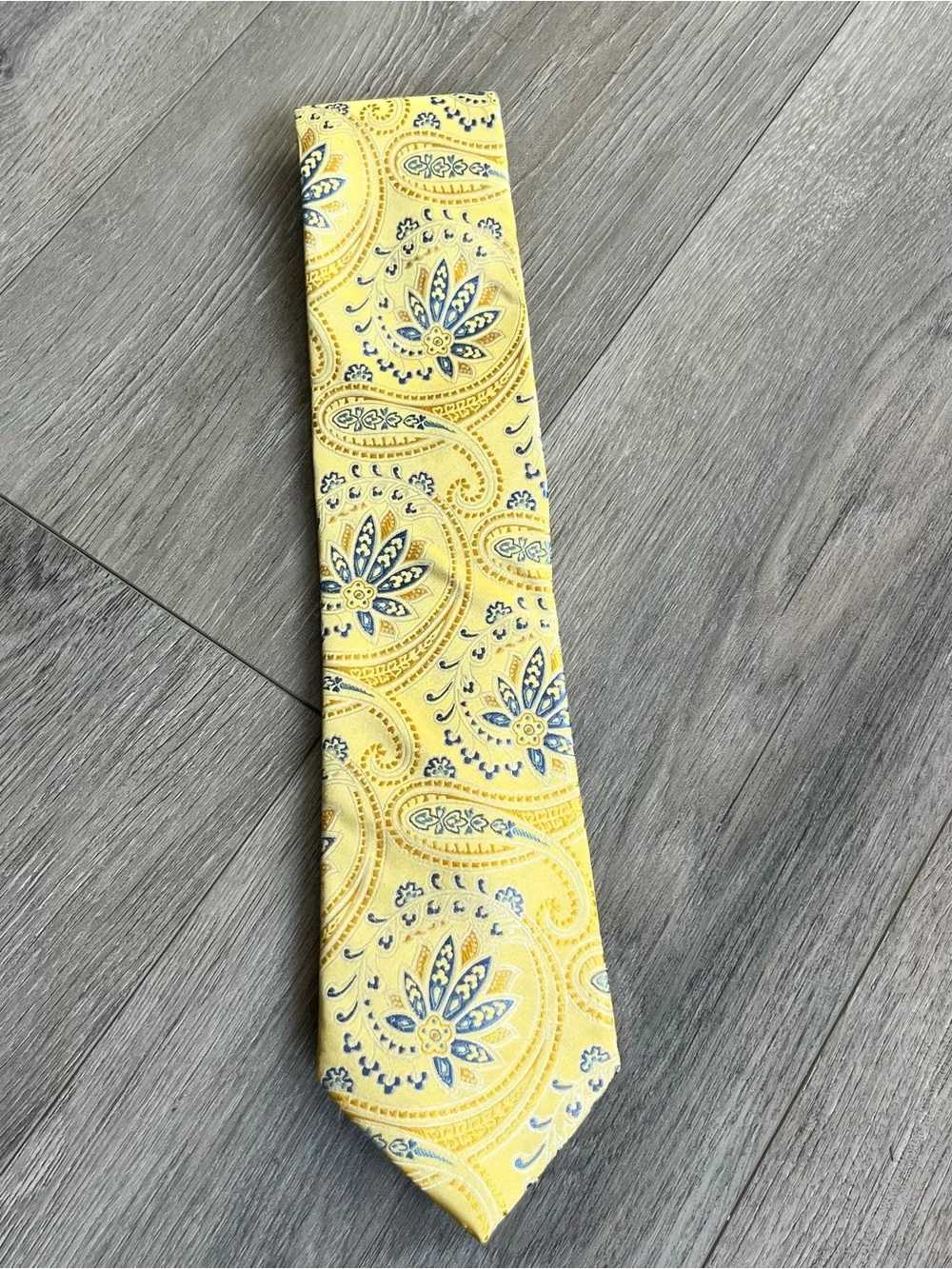 Vintage Eagle Shirtmakers 100% Silk Yellow Blue Paisley Tie